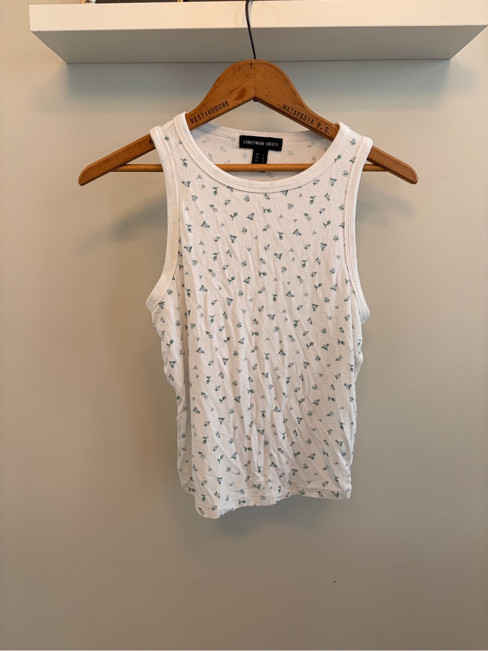 White Floral Ribbed Tank โ size L (fits small)